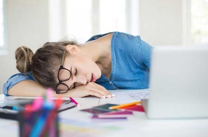 Hipersomnia Nedir ? Belirtileri Nelerdir ?